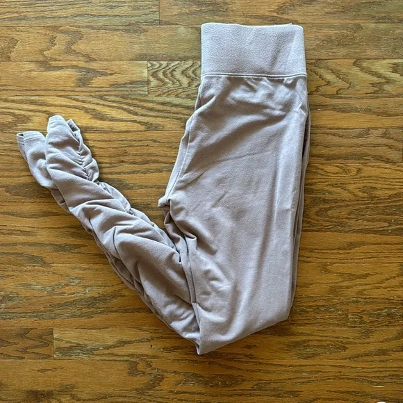 ALO YOGA Set.Adorable!Crop sweatshirt,cute back detail.Sweatpantsw/ruching,mauve - Picture 5 of 8